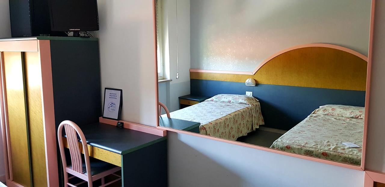 Albergo Ristorante Il Delfino Новара Екстериор снимка