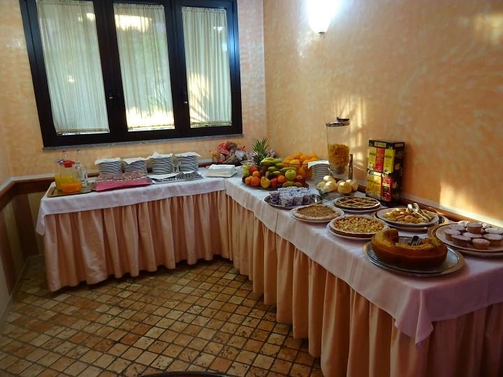 Albergo Ristorante Il Delfino Новара Екстериор снимка