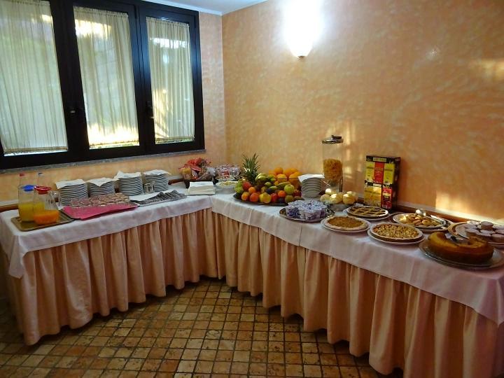 Albergo Ristorante Il Delfino Новара Екстериор снимка
