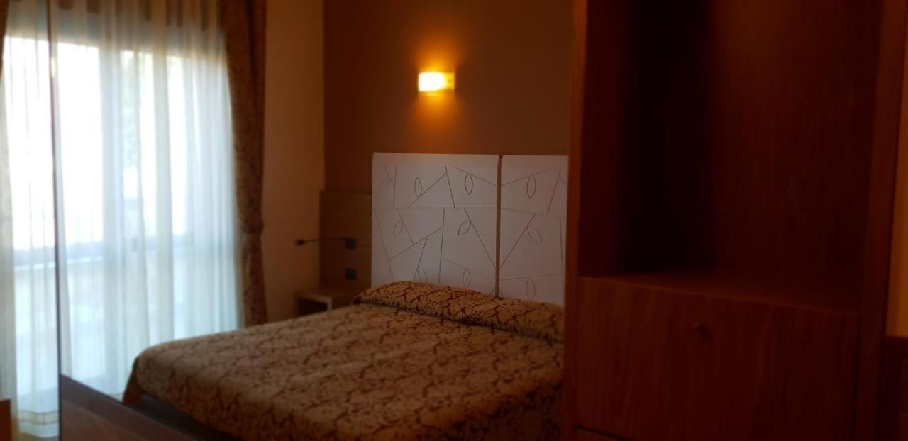 Albergo Ristorante Il Delfino Новара Екстериор снимка